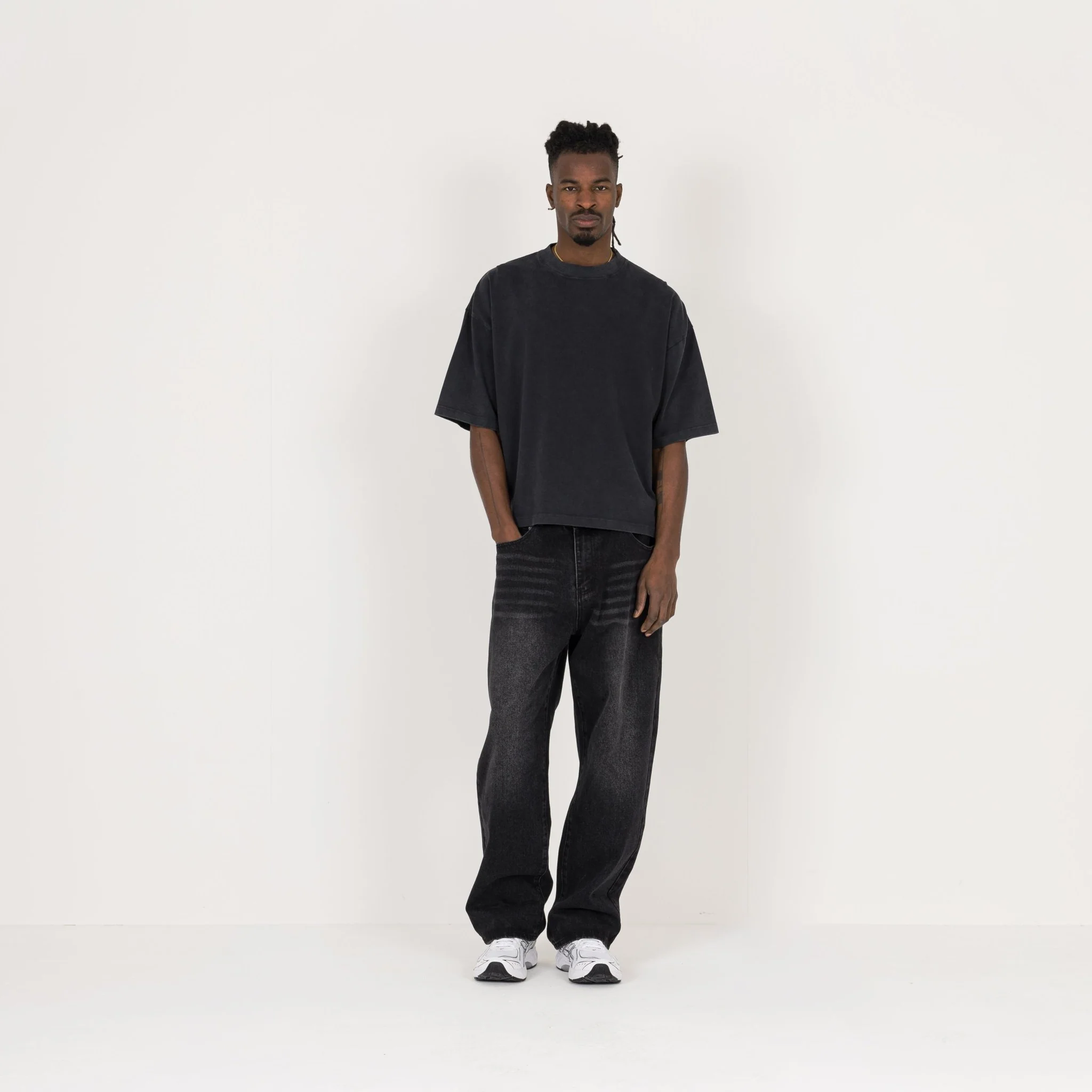 Cropped T-Shirt - Vintage Black - Image 4