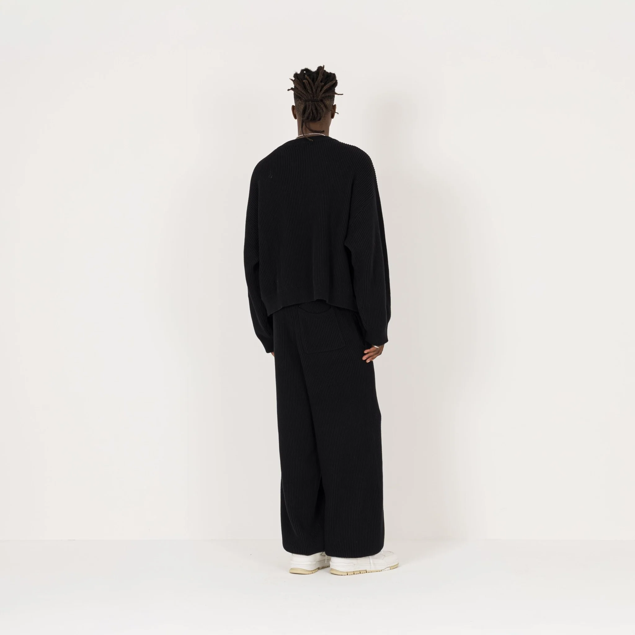Ribbed Sweatshirt - Black - Image 7