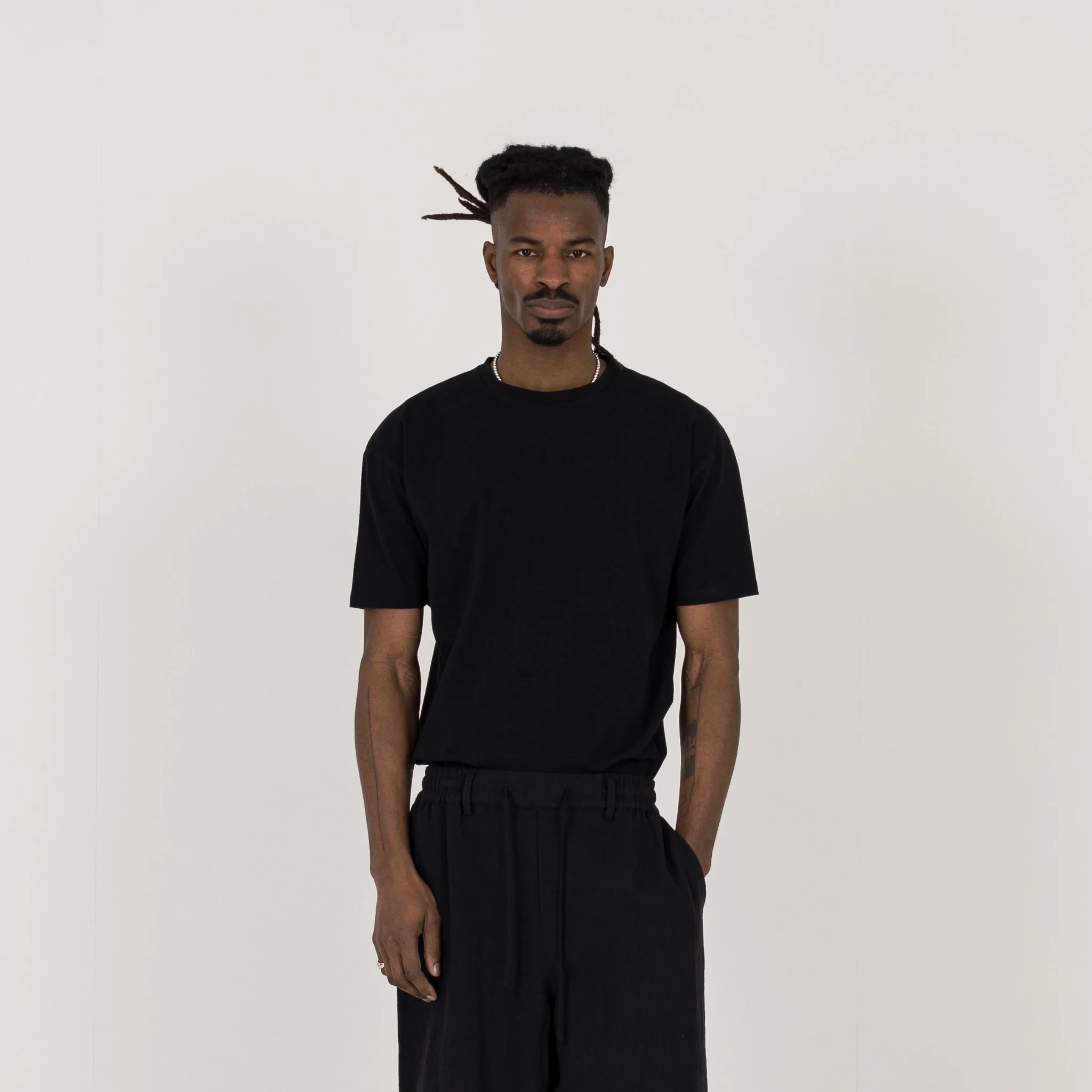 Tailored T-Shirt - Black - Image 2